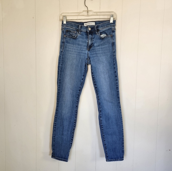 Gap True Skinny Jeans Mid Rise Classic Blue Basic Boho Neutral Size 27 short - Picture 3 of 13